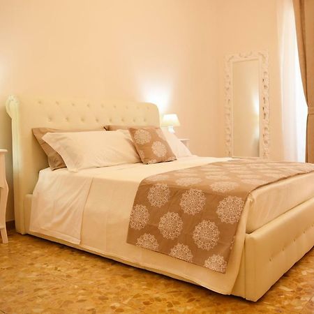 B&B Bonnes Suites Napoli Ngoại thất bức ảnh