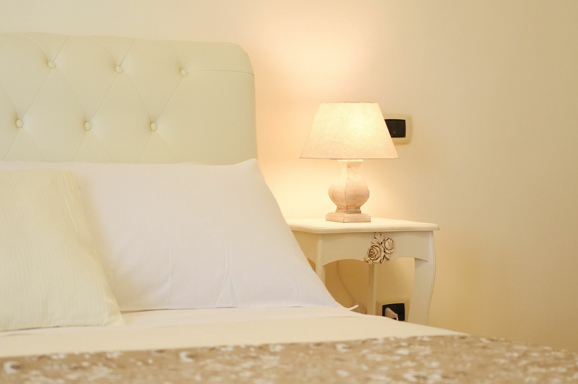 B&B Bonnes Suites Napoli Ngoại thất bức ảnh