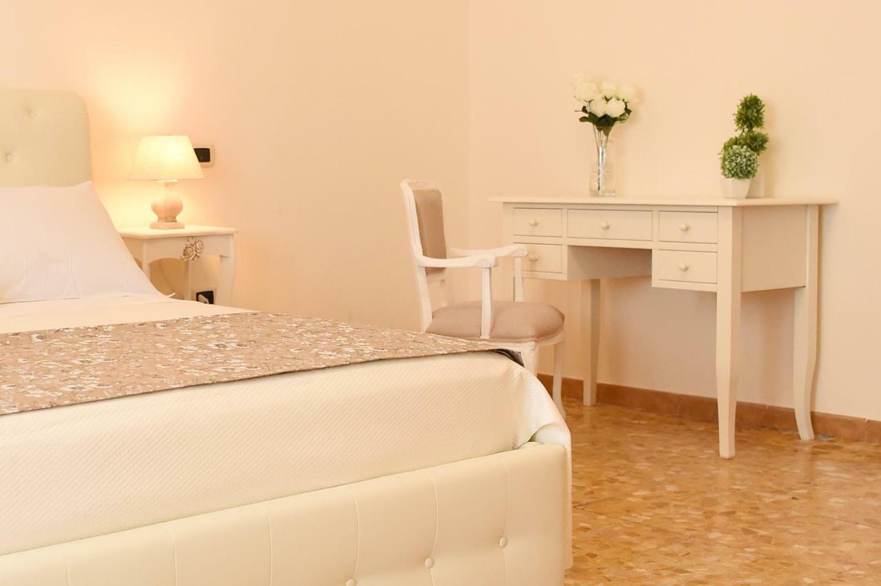 B&B Bonnes Suites Napoli Ngoại thất bức ảnh
