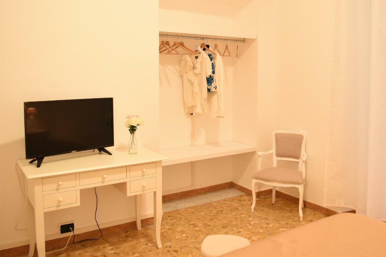 B&B Bonnes Suites Napoli Ngoại thất bức ảnh