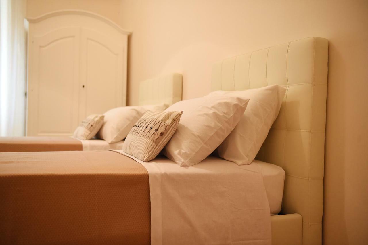 B&B Bonnes Suites Napoli Ngoại thất bức ảnh